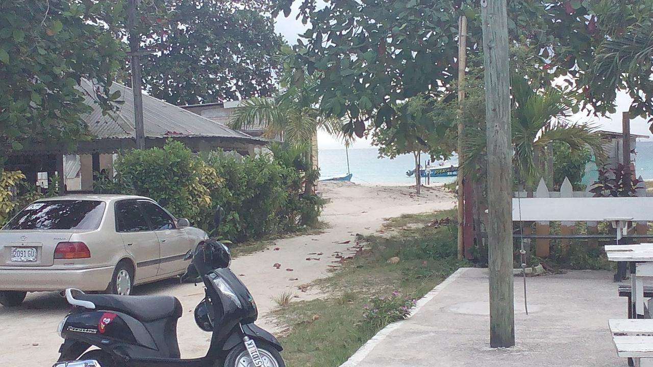 Drifters@One Mile Hostel Negril Exterior photo